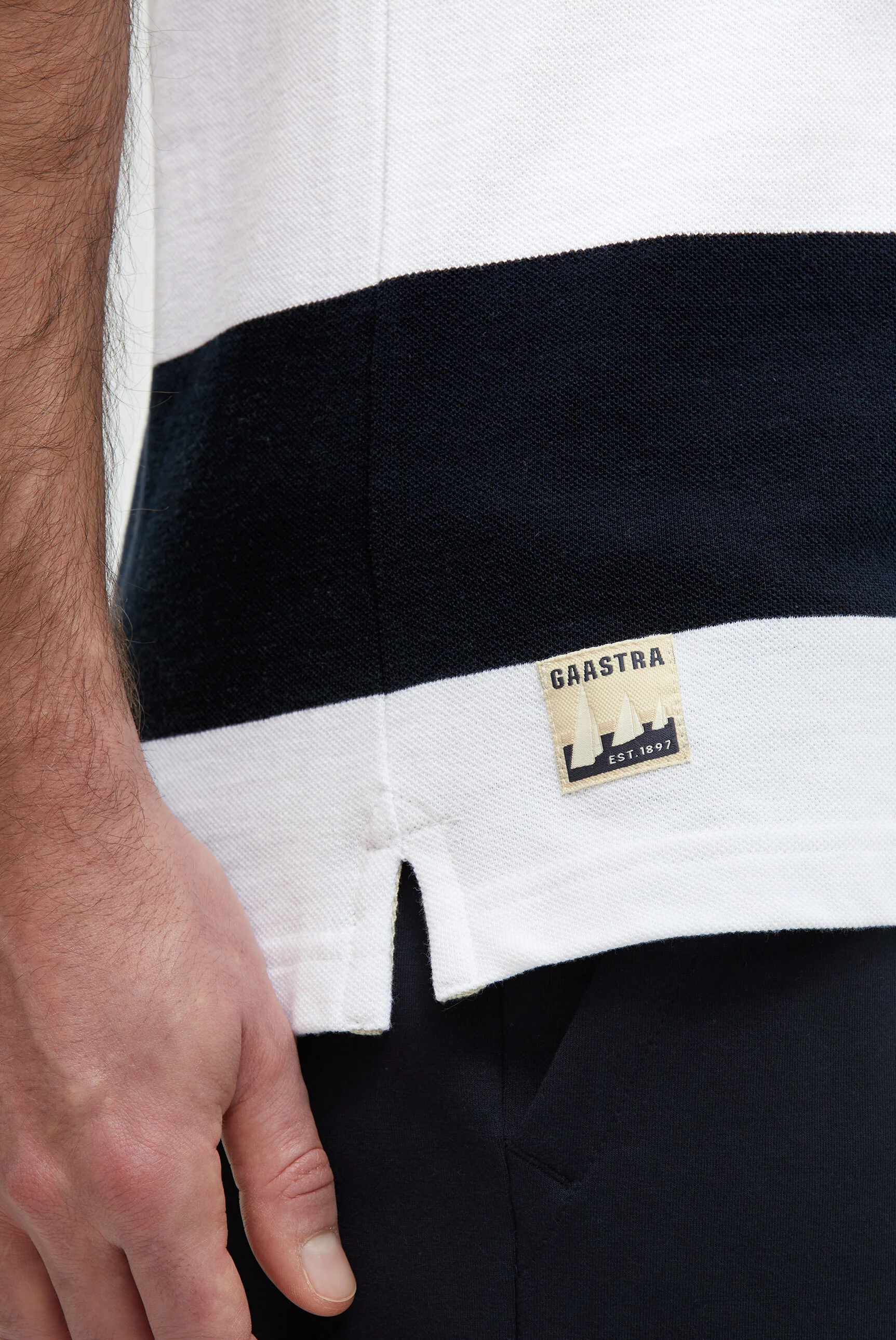 Poloshirt Kurzarm mit Blockstreifen und Patches opticwhite - Image 7