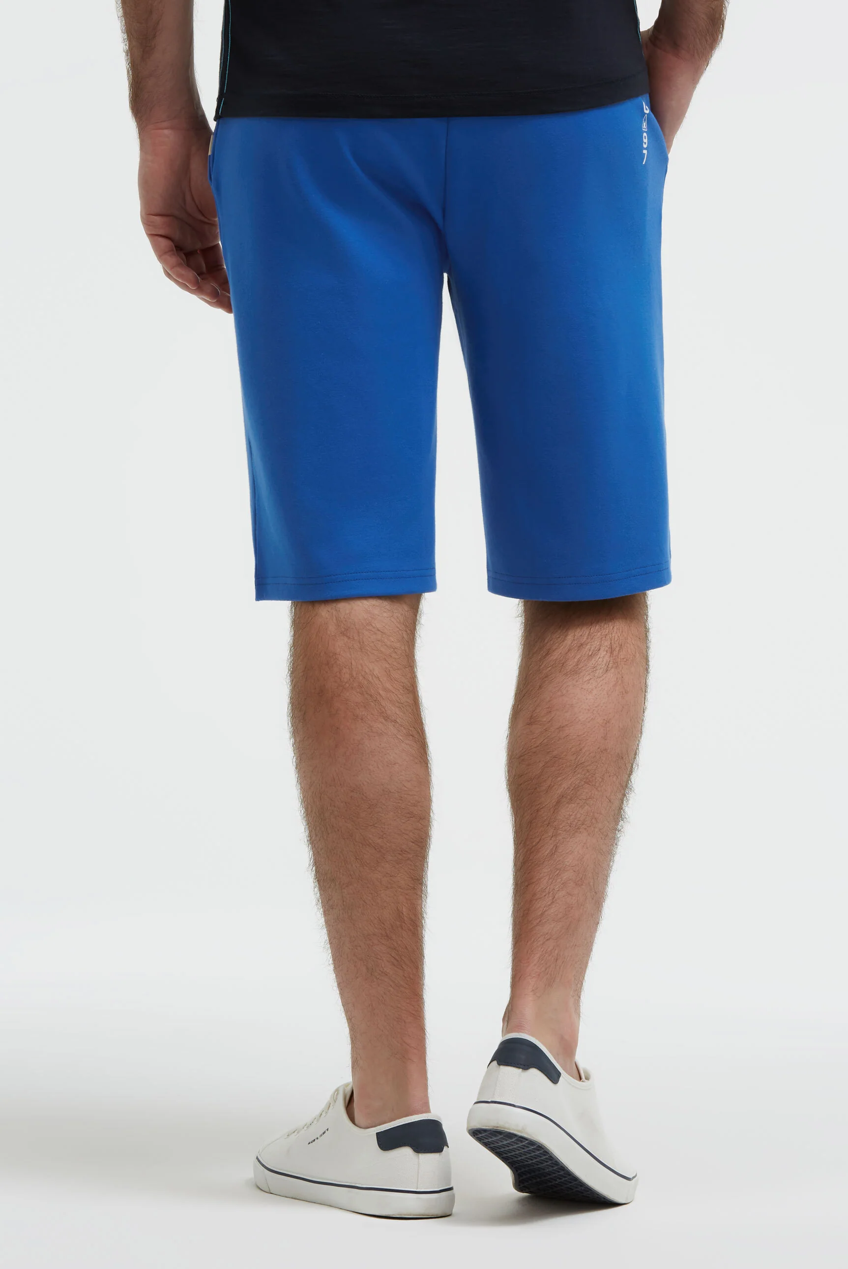 Sweatbermuda aus Interlock mit Artwork blue horizon - Image 5