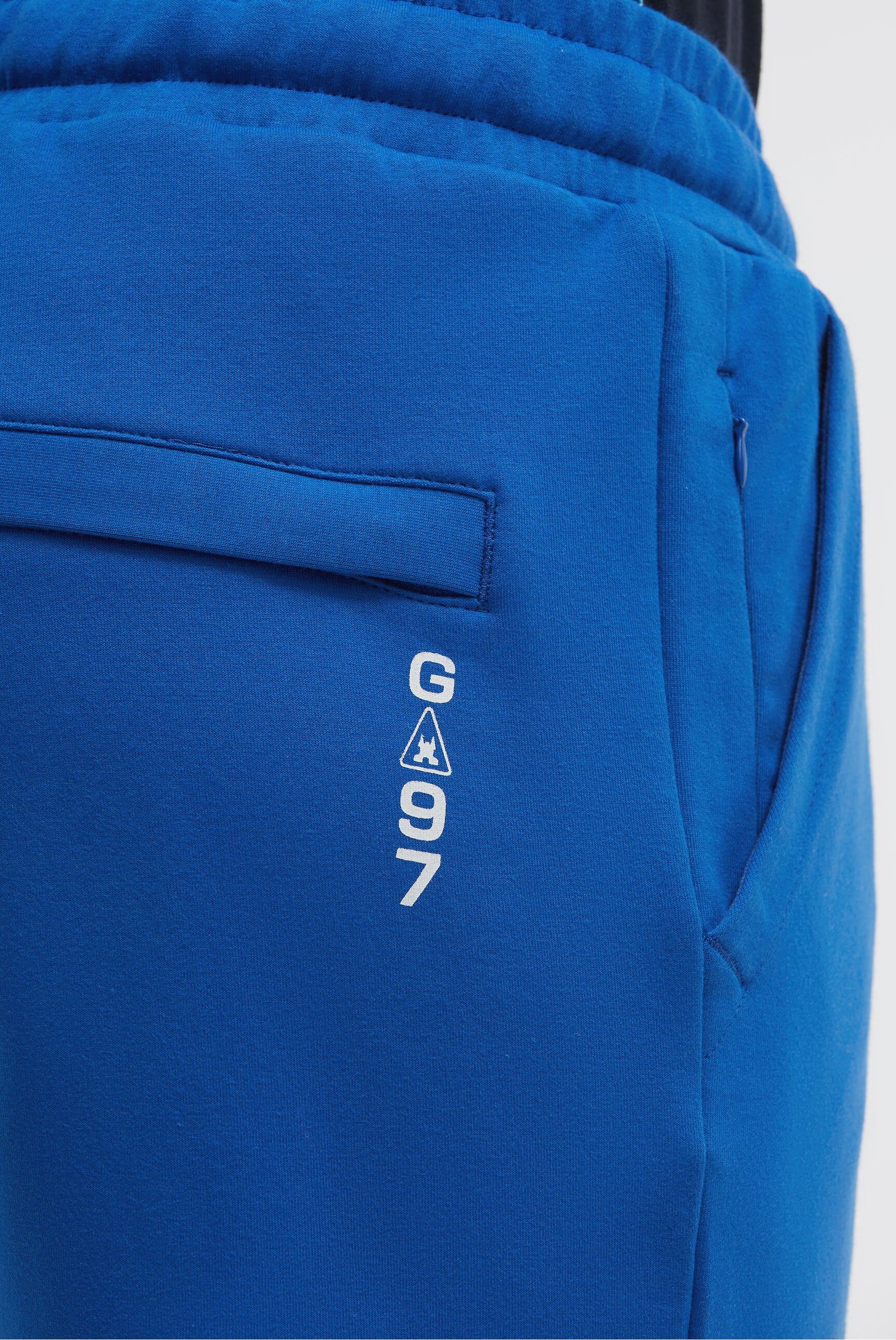 Sweatbermuda aus Interlock mit Artwork blue horizon - Image 8
