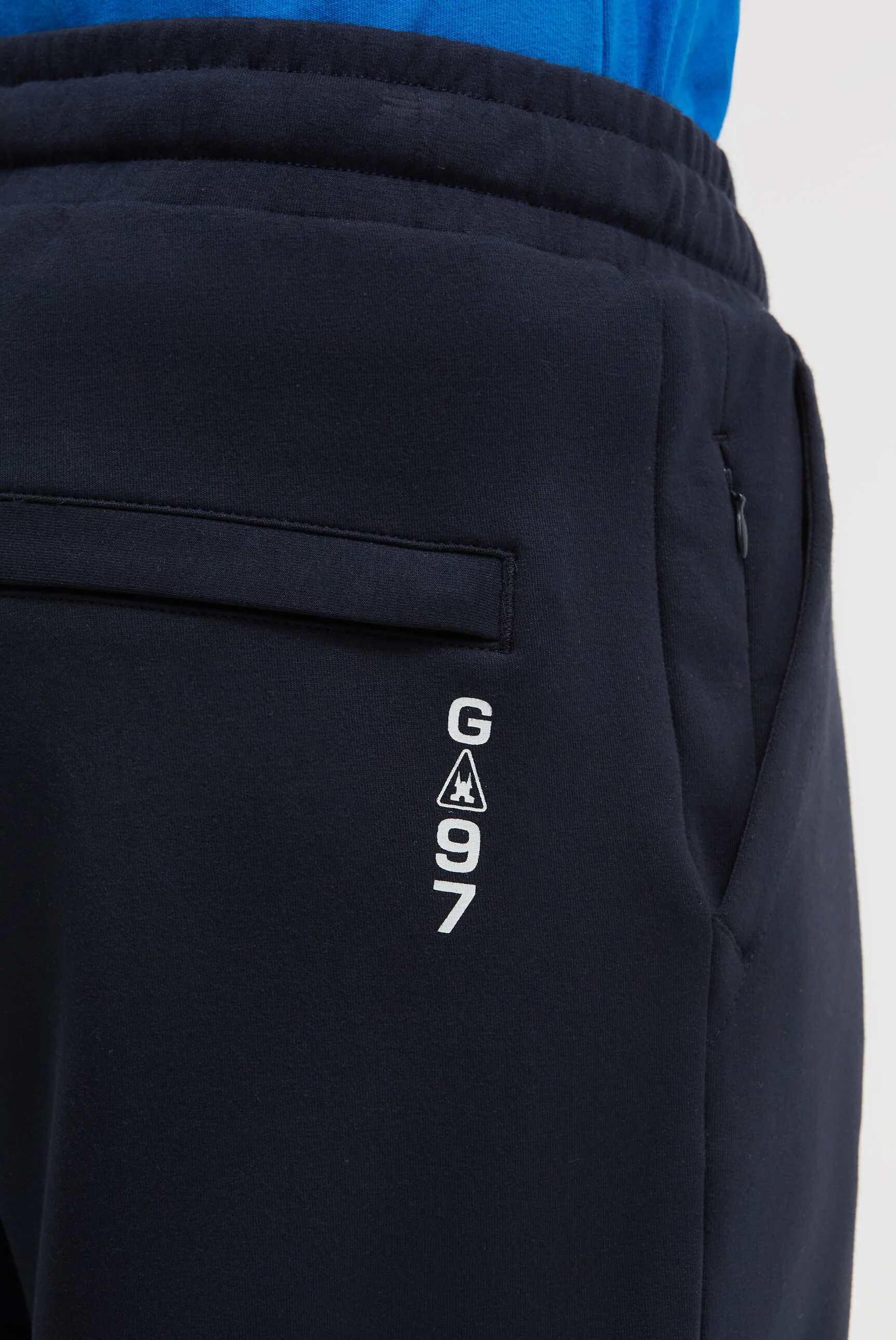 Sweatbermuda aus Interlock mit Artwork blue navy - Image 8
