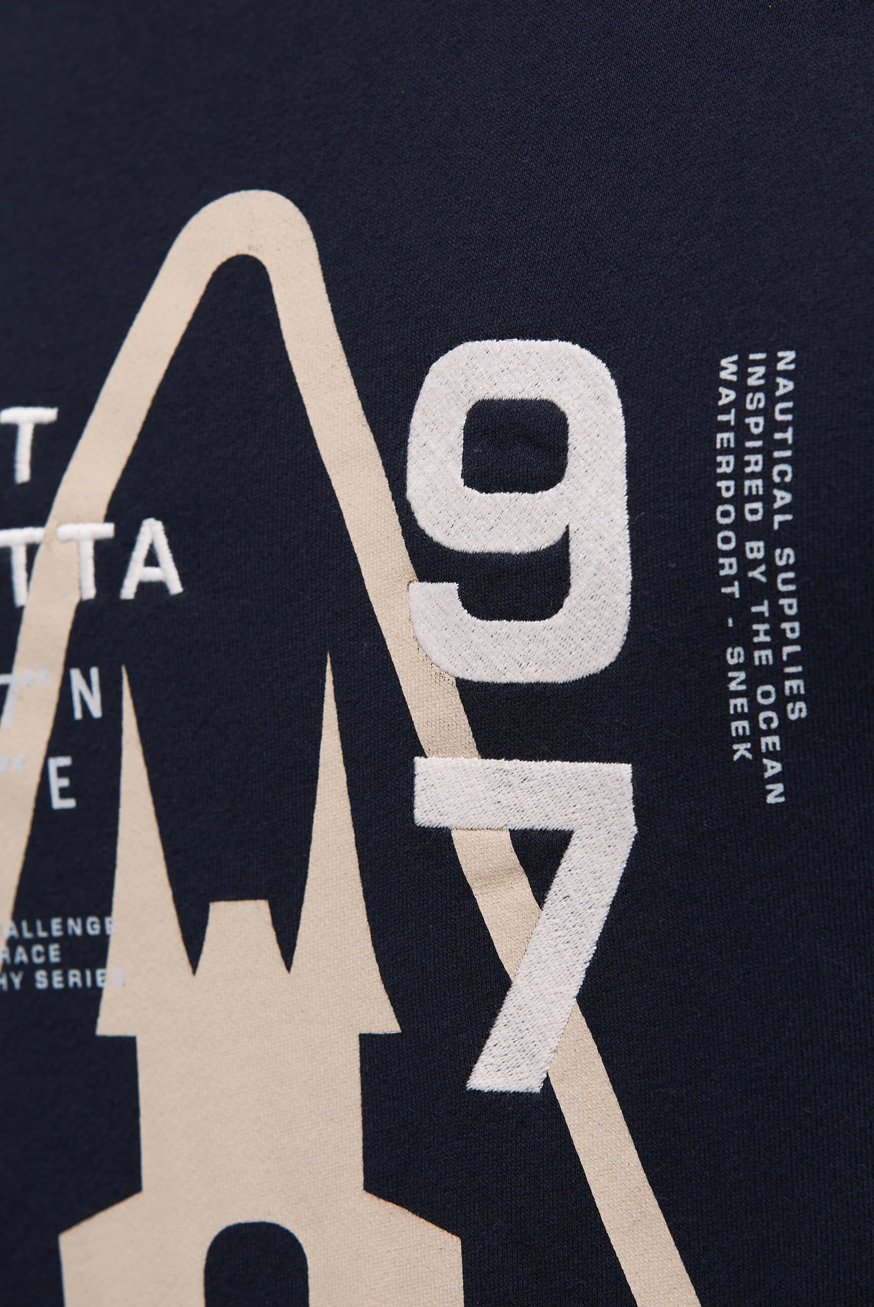 Sweatshirt mit Front Artwork blue navy - Image 7