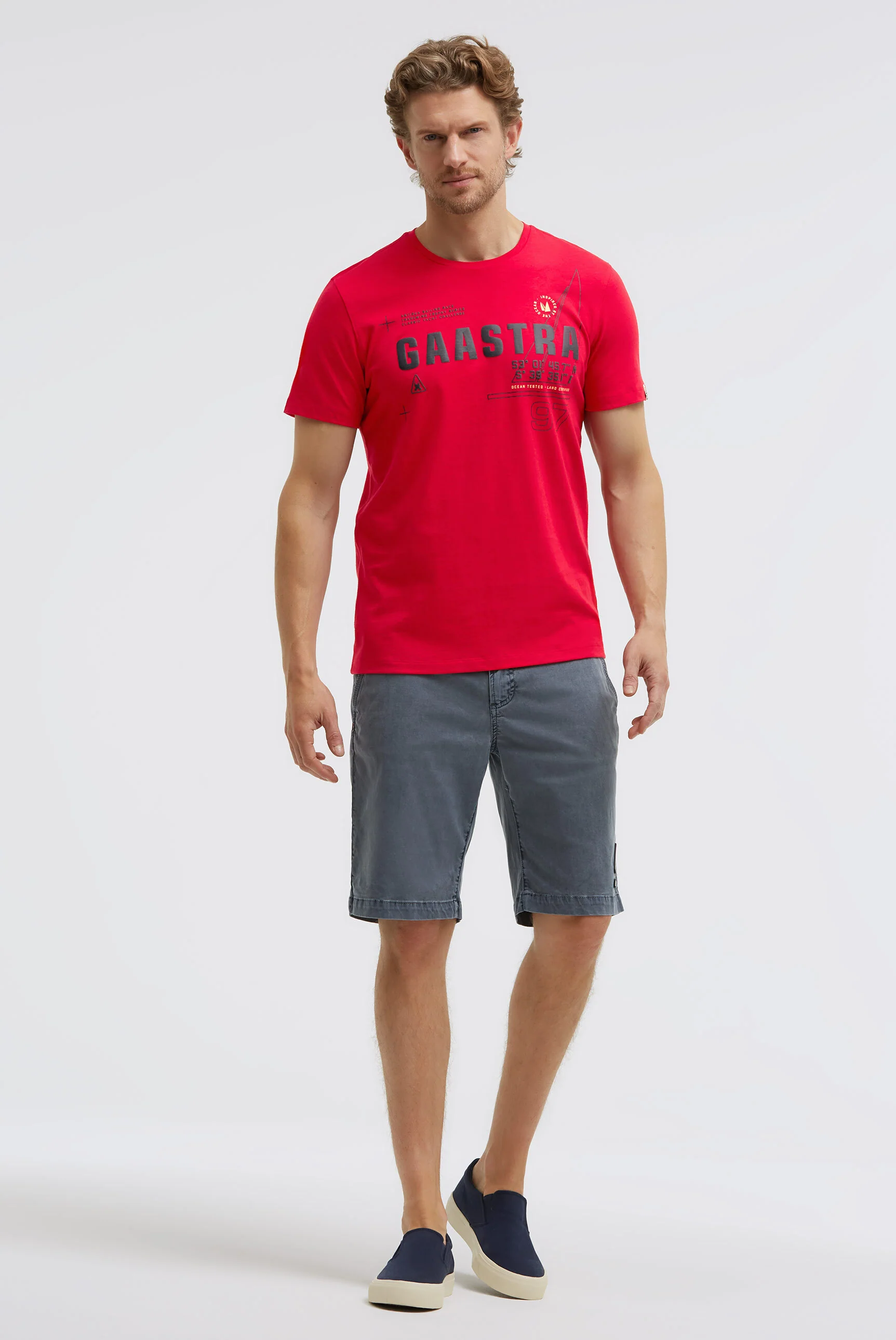 T-Shirt Rundhals mit Rubber Logo Artwork core red - Image 3
