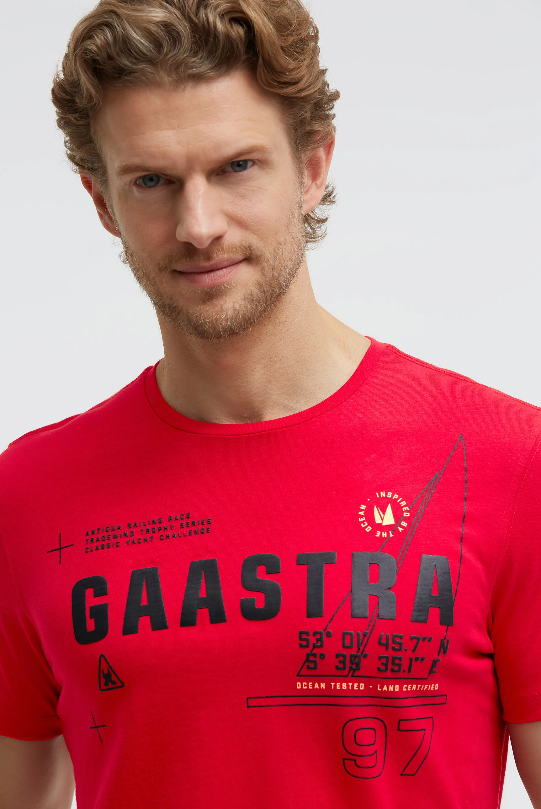 T-Shirt Rundhals mit Rubber Logo Artwork core red - Image 4