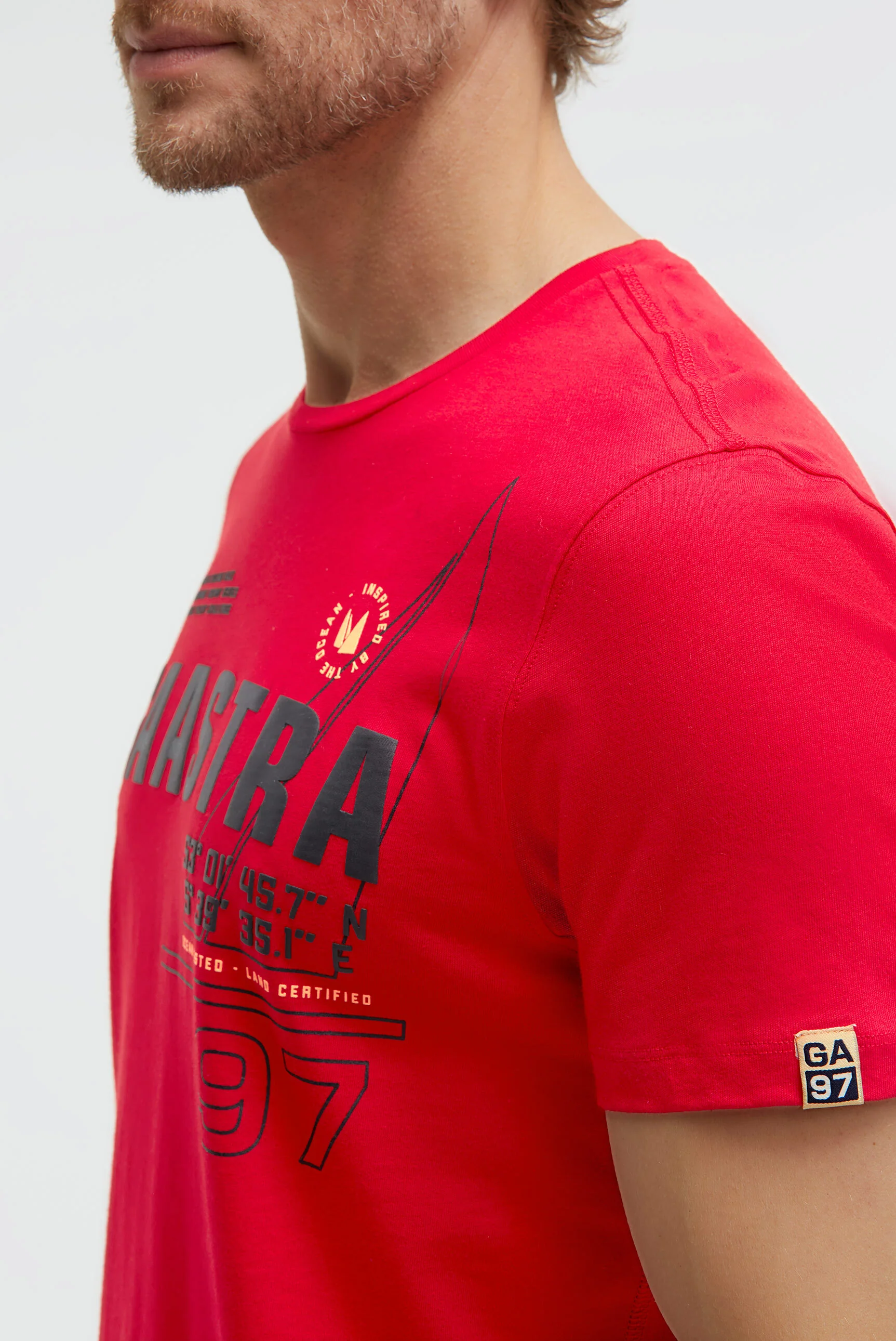 T-Shirt Rundhals mit Rubber Logo Artwork core red - Image 7